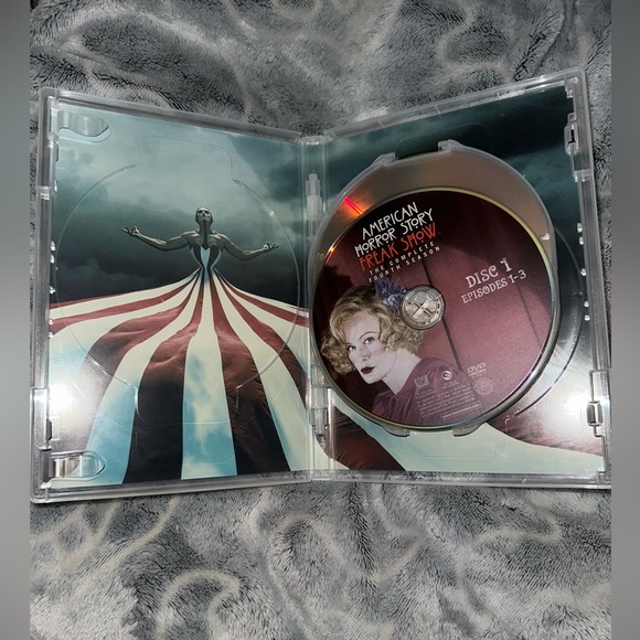 AHS Season 4 Complete Season - Picture 3 of 5